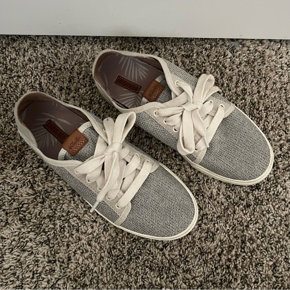 OluKai Pehuea Li Gray Canvas Sneakers  Size 8